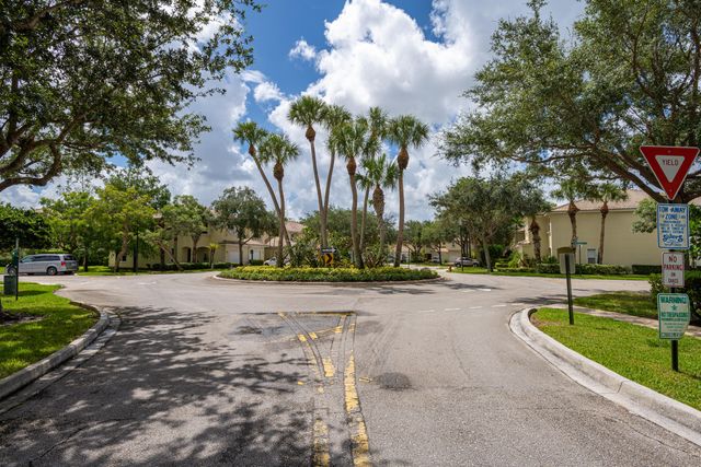 13496 OLD ENGLISHTOWN Road, Wellington, FL 33414