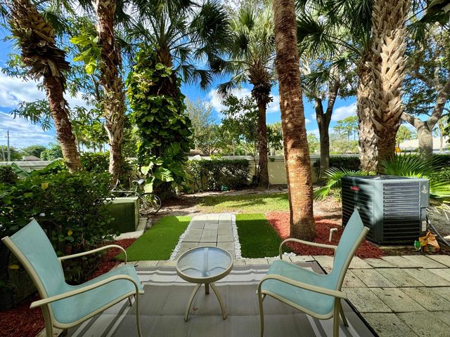 13496 OLD ENGLISHTOWN Road, Wellington, FL 33414