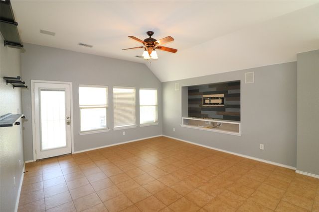 633 Tradewind Drive, Fort Worth, TX 76131