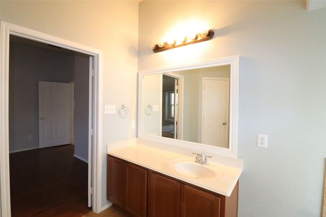 633 Tradewind Drive, Fort Worth, TX 76131