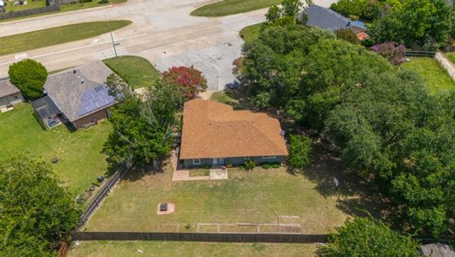 10049 Westpoint Boulevard, Fort Worth, TX 76108