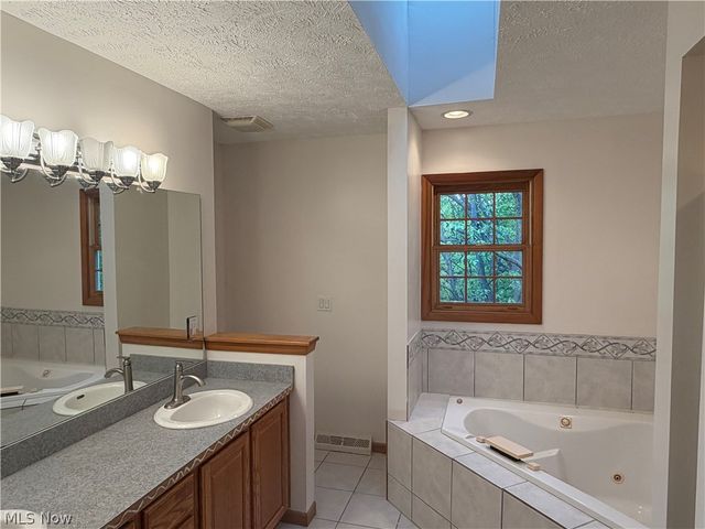 326 Bridgeport Trail, Richmond Heights, OH 44143