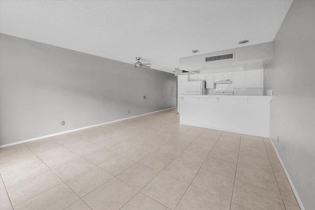 1655 E Palm Canyon Drive 307, Palm Springs, CA 92264