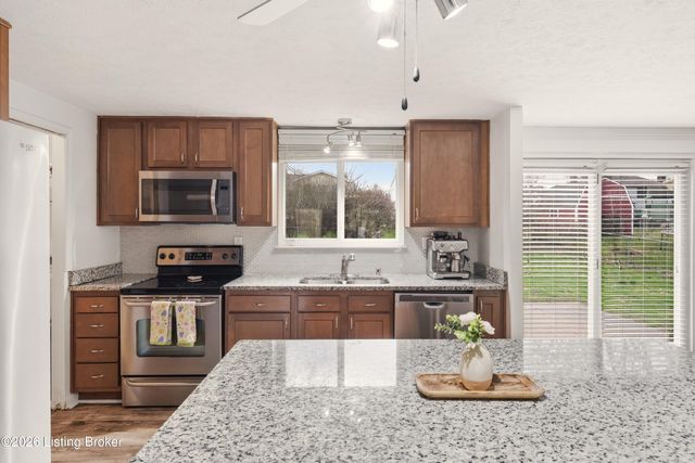 5605 Hofelich Ct, Louisville, KY 40291