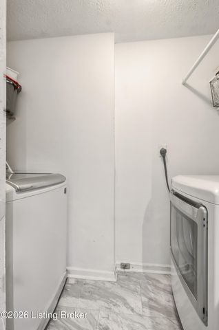 5605 Hofelich Ct, Louisville, KY 40291