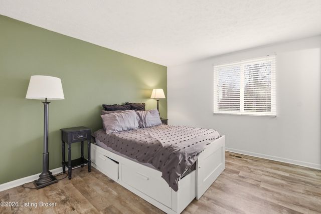 5605 Hofelich Ct, Louisville, KY 40291