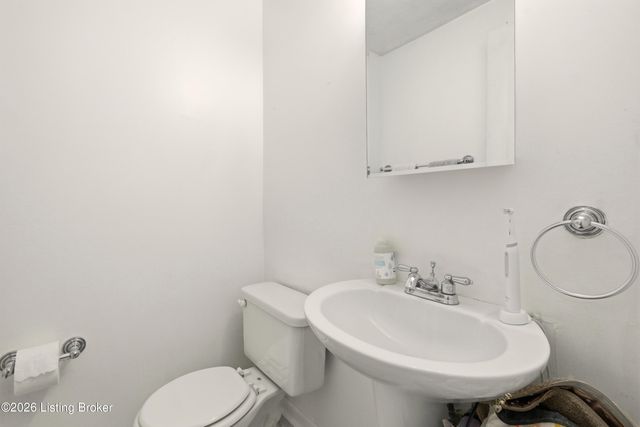 5605 Hofelich Ct, Louisville, KY 40291