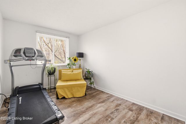 5605 Hofelich Ct, Louisville, KY 40291