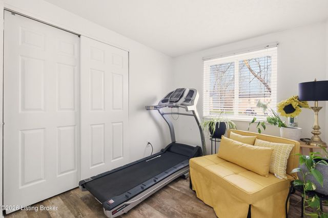 5605 Hofelich Ct, Louisville, KY 40291