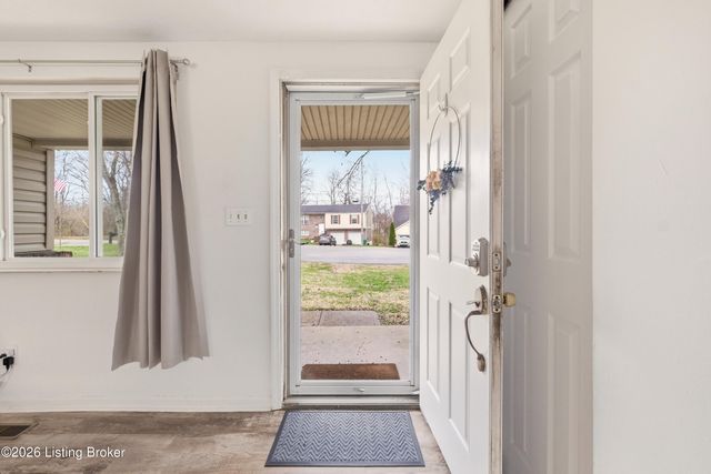 5605 Hofelich Ct, Louisville, KY 40291