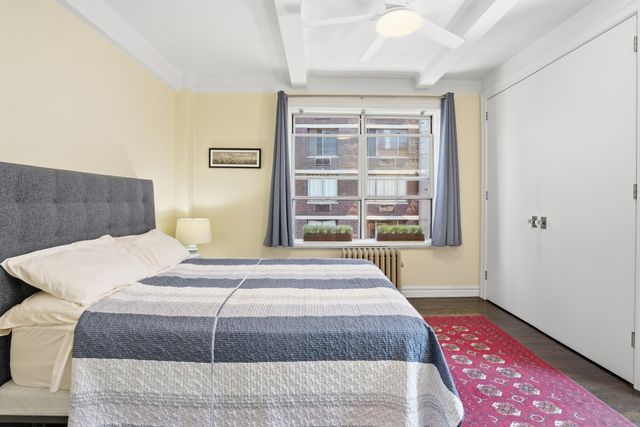 345 W 55th St Apt 7C, New York City, NY 10019