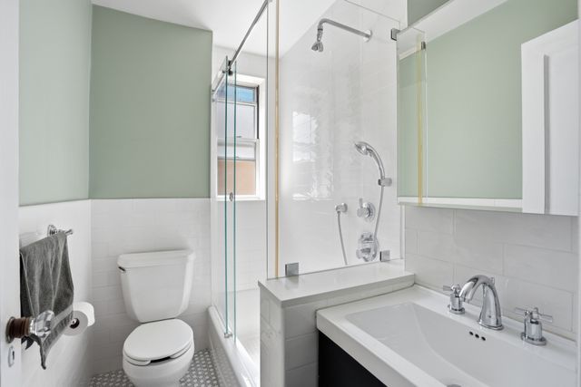 345 W 55th St Apt 7C, New York City, NY 10019