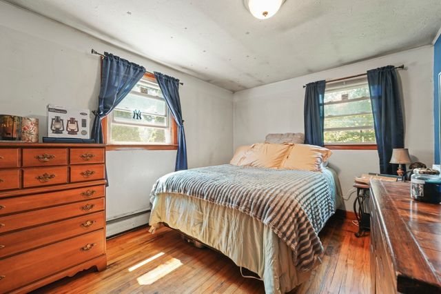 122 Paula Cir, East Brookfield, MA 01515