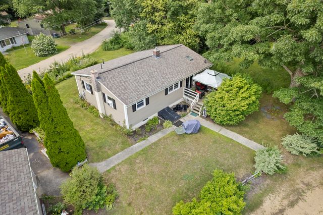 122 Paula Cir, East Brookfield, MA 01515