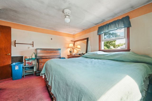 122 Paula Cir, East Brookfield, MA 01515