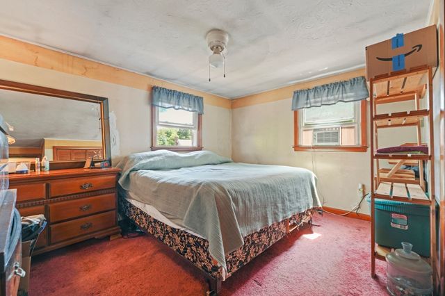 122 Paula Cir, East Brookfield, MA 01515