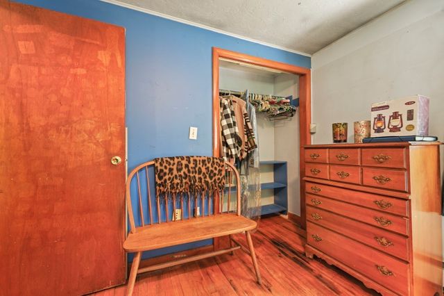 122 Paula Cir, East Brookfield, MA 01515