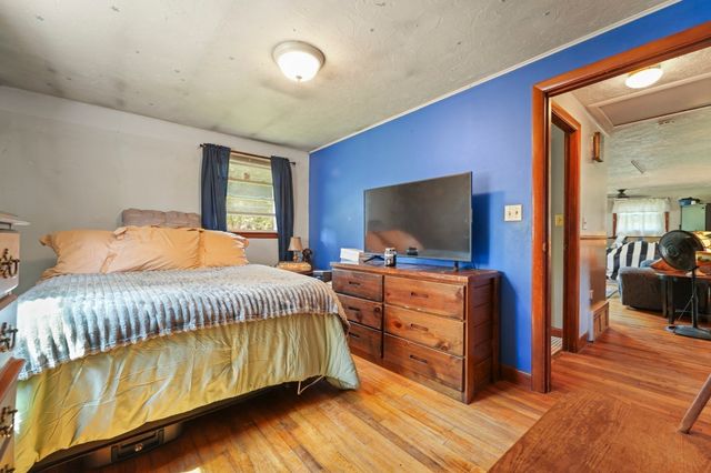 122 Paula Cir, East Brookfield, MA 01515