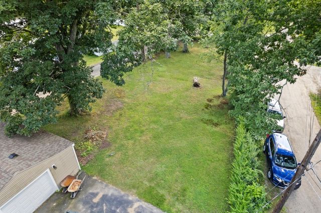 122 Paula Cir, East Brookfield, MA 01515