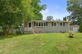 122 Paula Cir, East Brookfield, MA 01515