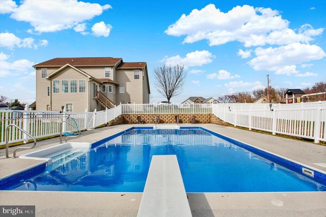 5010 GRANDVIEW RD, Hanover, PA 17331