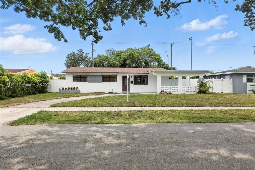 6424 Pierce St, Hollywood, FL 33024
