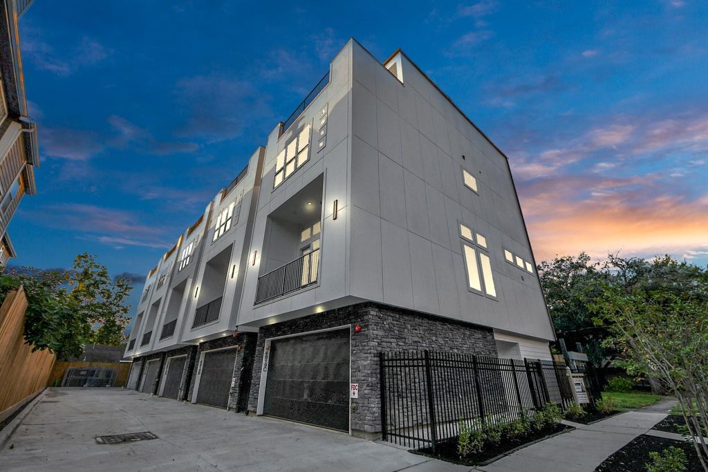 4819 Austin Street B, Houston, TX 77004