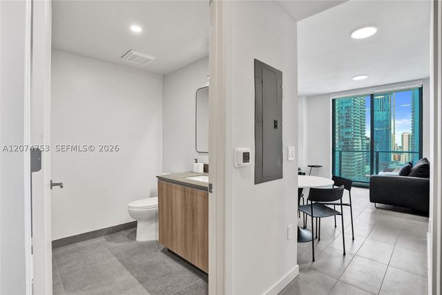 121 NE 5th St 2411, Miami, FL 33132
