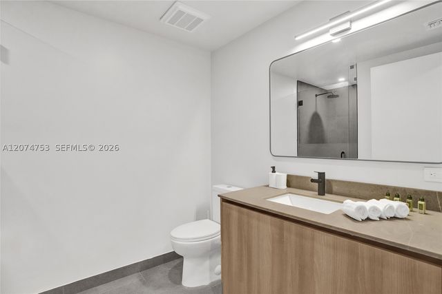 121 NE 5th St 2411, Miami, FL 33132