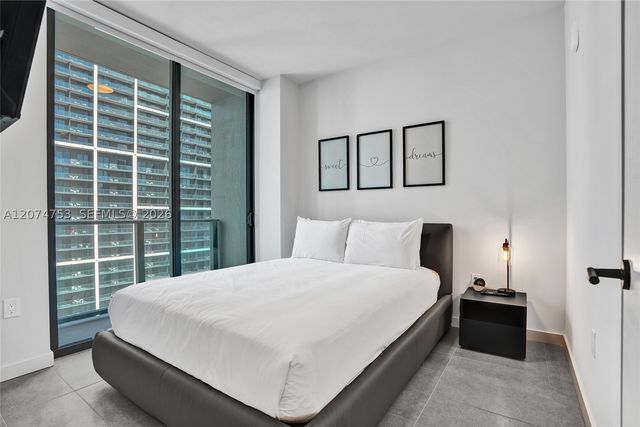 121 NE 5th St 2411, Miami, FL 33132