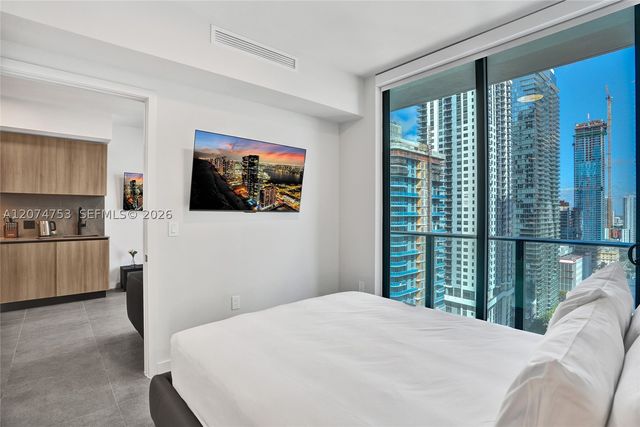 121 NE 5th St 2411, Miami, FL 33132