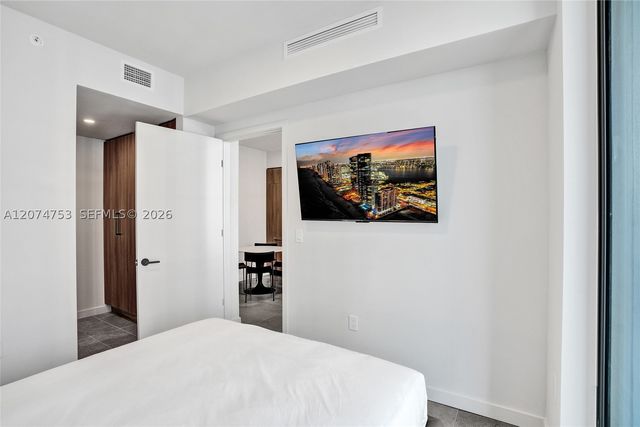 121 NE 5th St 2411, Miami, FL 33132