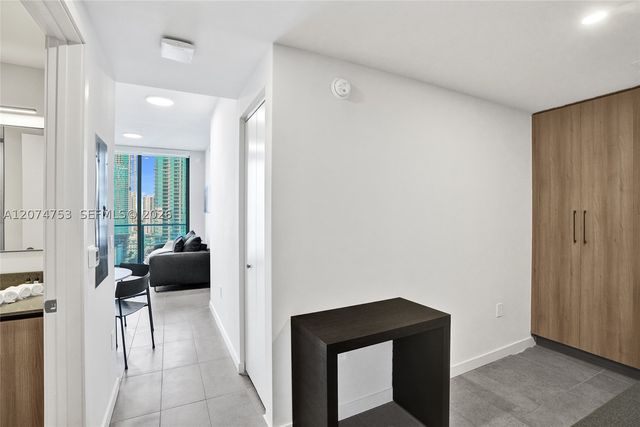 121 NE 5th St 2411, Miami, FL 33132