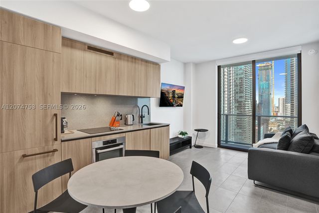 121 NE 5th St 2411, Miami, FL 33132