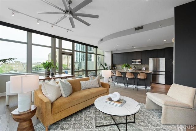 4909 Laclede Avenue 701, St Louis, MO 63108