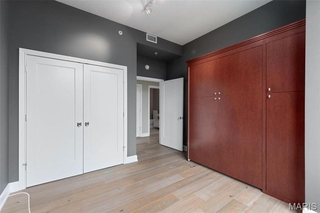 4909 Laclede Avenue 701, St Louis, MO 63108