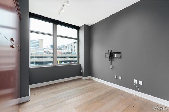 4909 Laclede Avenue 701, St Louis, MO 63108