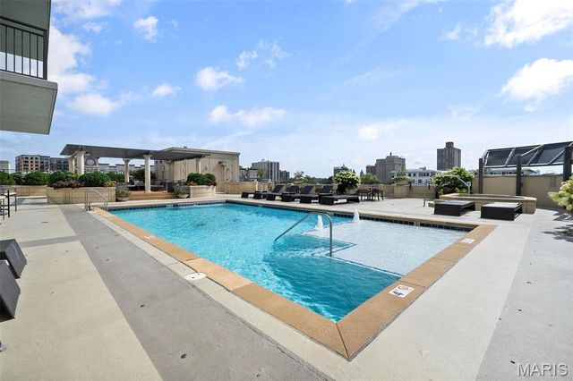 4909 Laclede Avenue 701, St Louis, MO 63108