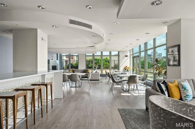 4909 Laclede Avenue 701, St Louis, MO 63108