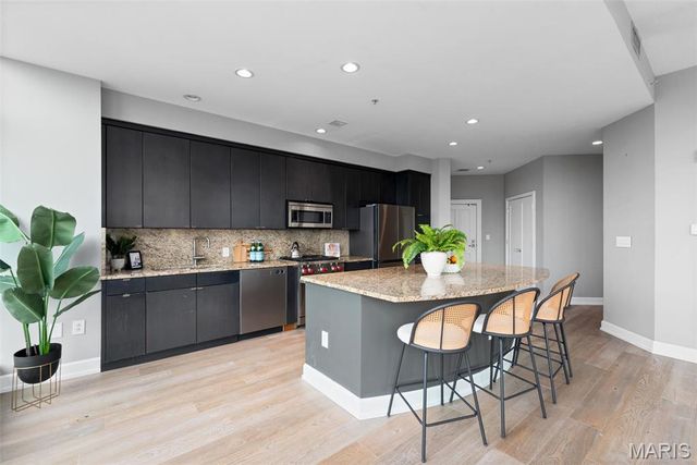 4909 Laclede Avenue 701, St Louis, MO 63108