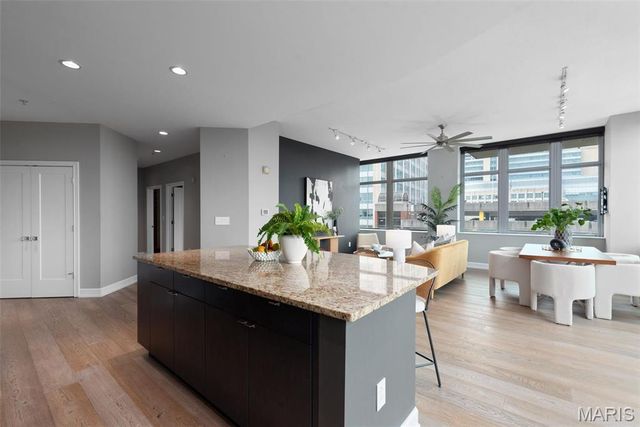 4909 Laclede Avenue 701, St Louis, MO 63108