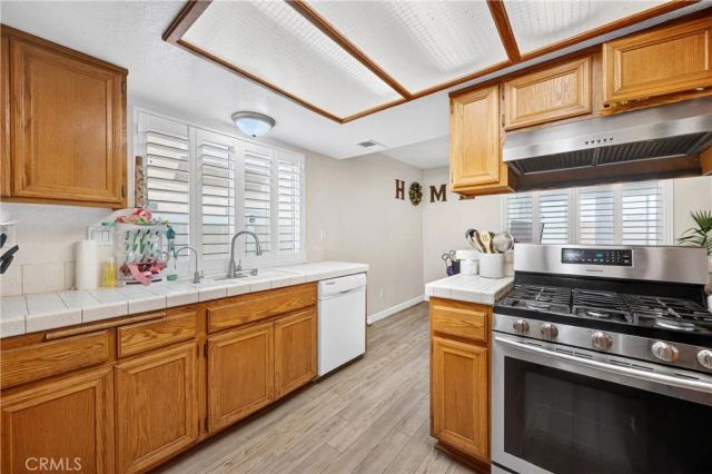 2820 Park Vista Drive, Rialto, CA 92376