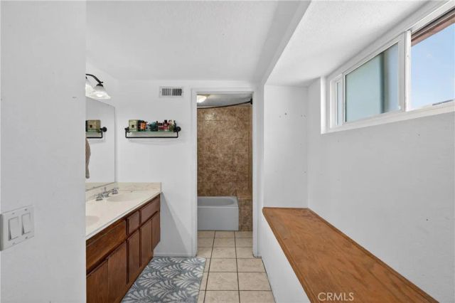 2820 Park Vista Drive, Rialto, CA 92376