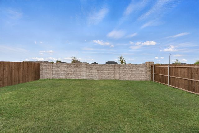 529 Waterhouse Lake Drive, Anna, TX 75409