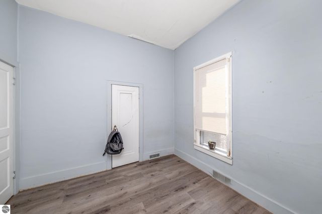 607 Maple Street, Cadillac, MI 49601