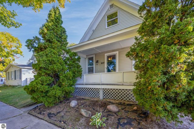 607 Maple Street, Cadillac, MI 49601