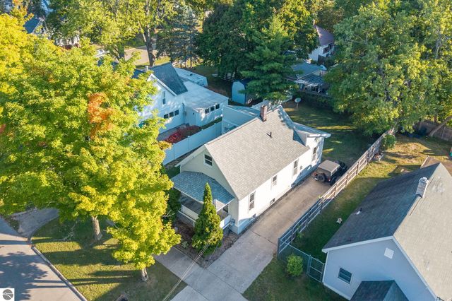 607 Maple Street, Cadillac, MI 49601