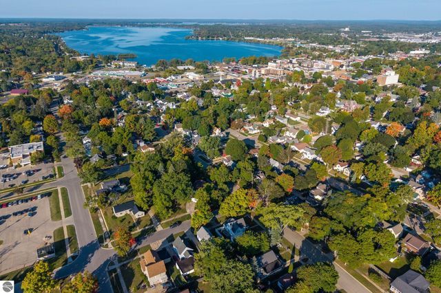 607 Maple Street, Cadillac, MI 49601