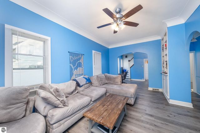 607 Maple Street, Cadillac, MI 49601