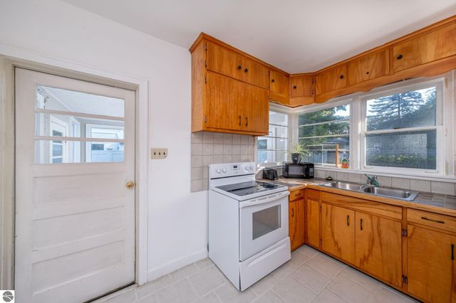 607 Maple Street, Cadillac, MI 49601